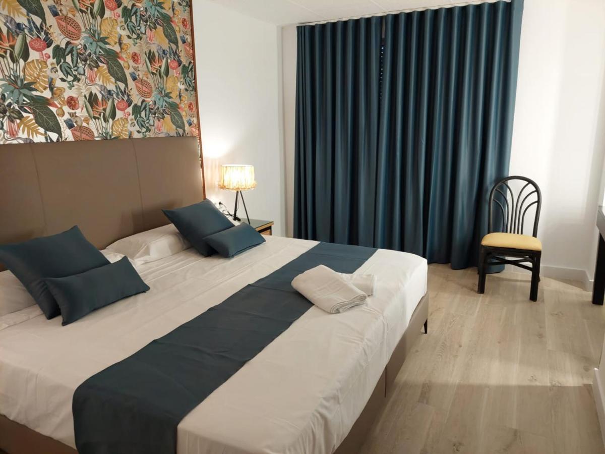 Hostal Garden Rous Paiporta Экстерьер фото