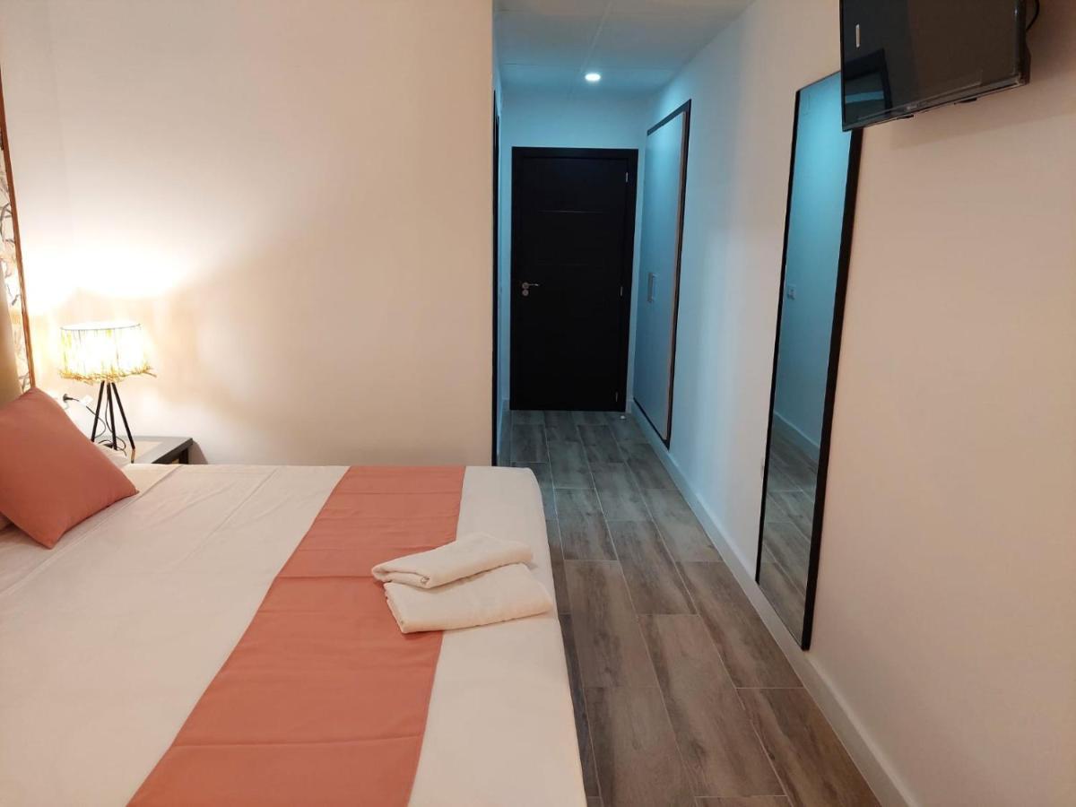 Hostal Garden Rous Paiporta Экстерьер фото