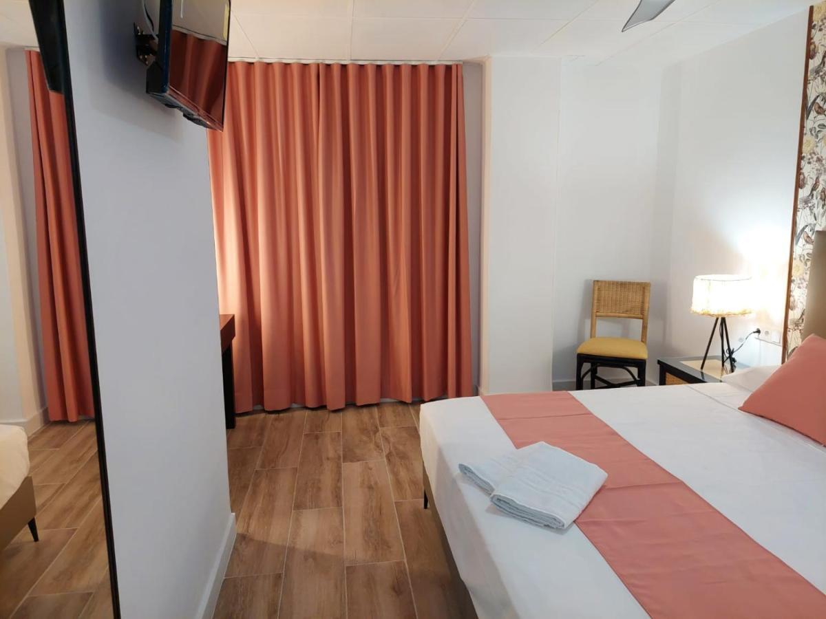 Hostal Garden Rous Paiporta Экстерьер фото