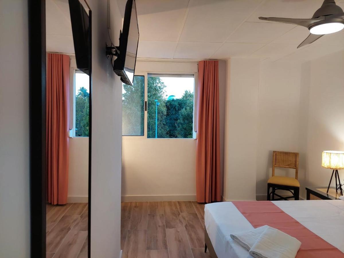 Hostal Garden Rous Paiporta Экстерьер фото