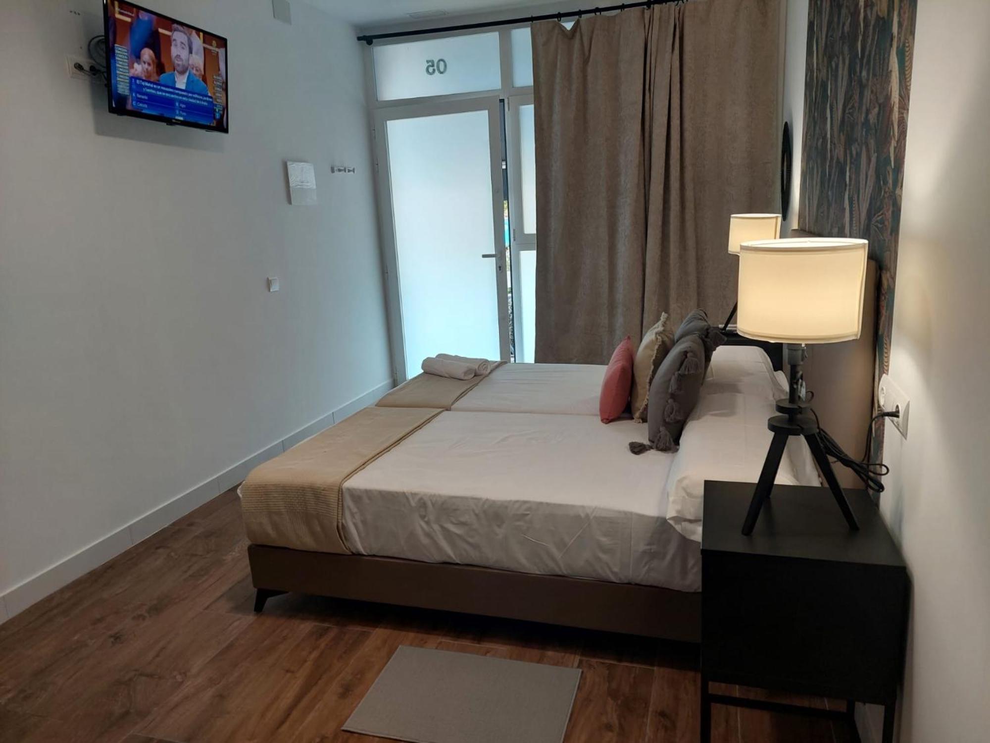 Hostal Garden Rous Paiporta Экстерьер фото